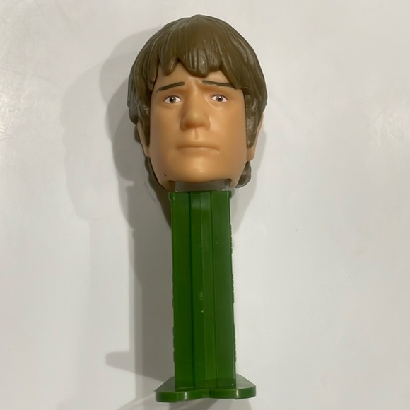 The Lord of the Rings PEZ Collectible - Frodo Baggins (Green & Cream) #2 1117330 - Picture 6 of 17